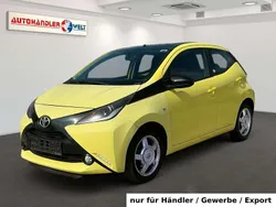 Gelb Gebraucht 2016 Toyota Aygo X-cite Kleinwagen | 4.699 € (Superpreis)