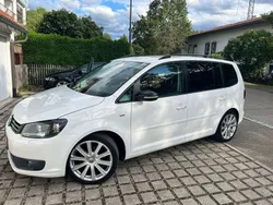 Weiß Gebraucht 2012 VW Touran Match Van / Kleinbus | 12.900 €