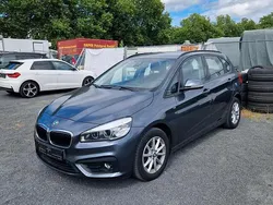 Grau Gebraucht 2015 BMW 218 Active Tourer Van / Kleinbus | 10.500 € (Fairer Preis)