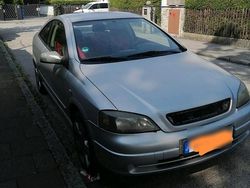 Grau Gebraucht 2003 Opel Astra Sport Coupé | 1.500 € (Fairer Preis)