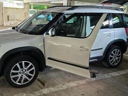 Weiß Gebraucht 2012 Skoda Yeti SUV | 4.950 € (Fairer Preis)
