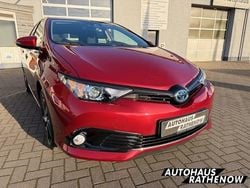 Red mc. Gebraucht 2018 Toyota Auris Hybrid Team Limousine | 16.490 € (Guter Preis)