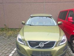 Grün Gebraucht 2010 Volvo XC60 SUV | 12.999 €