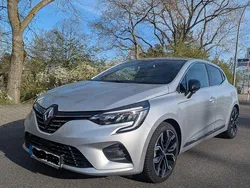 Silber Gebraucht 2022 Renault Clio V Techno Kleinwagen | 17.990 € (Guter Preis)