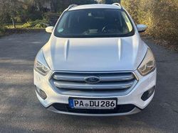 Weiß Gebraucht 2017 Ford Kuga Titanium SUV | 15.100 € (Etwas zu teuer)