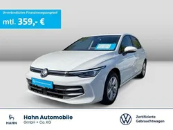 Pure white Gebraucht 2024 VW Golf VIII Life Limousine | 27.980 € (Fairer Preis)