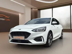 Weiß Gebraucht 2018 Ford Focus ST-Line Limousine | 13.900 € (Fairer Preis)
