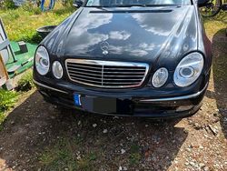 Schwarz Gebraucht 2004 Mercedes E500 Kombi | 5.100 € (Etwas zu teuer)