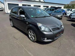 Grey metallic Gebraucht 2009 Toyota Corolla Verso Van / Kleinbus | 2.790 € (Fairer Preis)