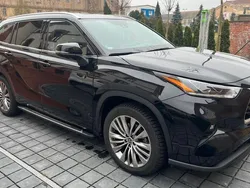 Schwarz Gebraucht 2022 Toyota Highlander SUV | 41.000 €