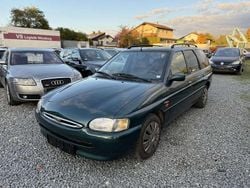 Grün Gebraucht 1997 Ford Escort Ghia Kombi | 800 €