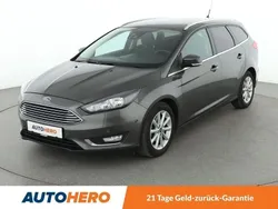 Grau Gebraucht 2015 Ford Focus Titanium Limousine | 10.510 € (Etwas zu teuer)