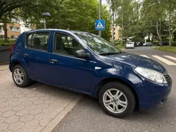 Blau Gebraucht 2009 Dacia Sandero Kleinwagen | 1.450 € (Fairer Preis)