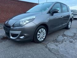 Braun Gebraucht 2012 Renault Scénic III Bose Edition Van / Kleinbus | 2.350 € (Guter Preis)