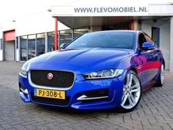 Blau Gebraucht 2018 Jaguar XE Portfolio Limousine | 12.950 € (Superpreis)