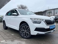 Blackmagic perleffekt/schwarz Gebraucht 2023 Skoda Kamiq Style SUV | 20.200 €