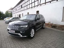 Brilliant black crystal pearl Gebraucht 2016 Jeep Grand Cherokee Summit SUV | 23.890 € (Fairer Preis)