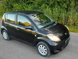Schwarz Gebraucht 2010 Toyota Yaris Kleinwagen | 2.300 € (Superpreis)