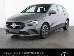 Lack mountaingrau Gebraucht 2024 Mercedes B180 Progressive Van / Kleinbus | 32.650 € (Fairer Preis)