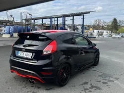 Schwarz Gebraucht 2015 Ford Fiesta ST-Line Kleinwagen | 7.700 € (Fairer Preis)
