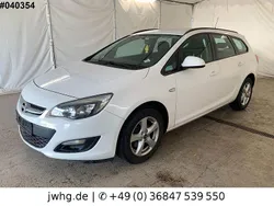Weiß Gebraucht 2016 Opel Astra Edition Kombi | 3.450 € (Fairer Preis)