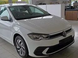 Weiß (weiß) Gebraucht 2022 VW Polo Life Kleinwagen | 21.900 € (Teuer)