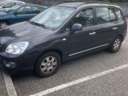 Grau Gebraucht 2007 Kia Carens EX Van / Kleinbus | 3.700 € (Fairer Preis)