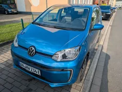 Blau Gebraucht 2021 VW e-up! Kleinwagen | 13.990 € (Fairer Preis)
