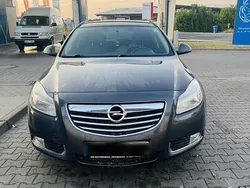 Grau Gebraucht 2012 Opel Insignia Kombi | 3.200 €