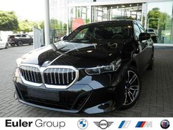 Black sapphire metallic Gebraucht 2025 BMW 520 Performance Limousine | 61.999 € (Fairer Preis)