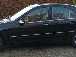 Schwarz Gebraucht 2004 Mercedes C220 Limousine | 2.300 € (Fairer Preis)