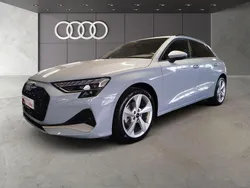 Grau Gebraucht 2024 Audi A3 Sportback Advanced Limousine | 32.020 € (Etwas zu teuer)