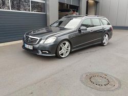 Grau Gebraucht 2010 Mercedes E500 Avantgarde Kombi | 13.500 € (Fairer Preis)