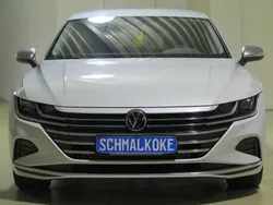Oryxweiß perlmutteffekt (metallic) Gebraucht 2023 VW Arteon Elegance Kombi | 28.950 € (Guter Preis)