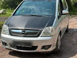Grau Gebraucht 2006 Opel Meriva Van / Kleinbus | 2.000 € (Fairer Preis)