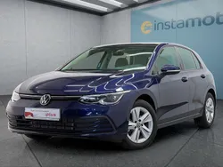 Blau Gebraucht 2024 VW Golf VIII Kleinwagen | 24.049 € (Guter Preis)