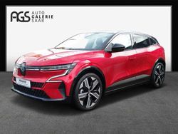 Rot Gebraucht 2023 Renault Mégane Iconic Limousine | 33.990 € (Etwas zu teuer)