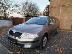 Grau Gebraucht 2008 Skoda Octavia Kombi | 3.500 € (Fairer Preis)