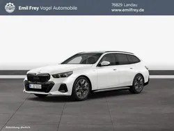 Mineralweiß metallic Neu 2025 BMW 540 Performance Kombi | 79.990 € (Guter Preis)