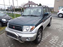 Grün Gebraucht 2002 Mitsubishi Pajero SUV | 5.999 € (Teuer)