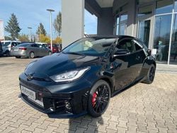 Precious schwarz Gebraucht 2024 Toyota Yaris Coupé | 49.999 € (Fairer Preis)