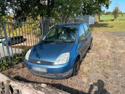 Blau Gebraucht 2003 Ford Fiesta Kleinwagen | 1.000 €