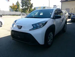 Weiß Gebraucht 2024 Toyota Aygo Business Edition Kleinwagen | 14.990 € (Fairer Preis)