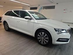 Weiß Gebraucht 2021 Skoda Superb Kombi | 21.990 € (Guter Preis)