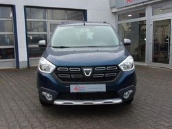 Blau Gebraucht 2019 Dacia Lodgy Stepway Van / Kleinbus | 12.099 € (Etwas zu teuer)