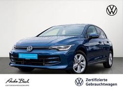 Blau (anemonenblau metallic) Gebraucht 2025 VW Golf VIII Life Limousine | 24.480 € (Guter Preis)