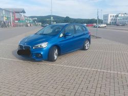 Blau Gebraucht 2017 BMW 220 Active Tourer Performance Van / Kleinbus | 16.000 € (Fairer Preis)