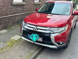 Rot Gebraucht 2017 Mitsubishi Outlander Edition SUV | 14.950 € (Etwas zu teuer)