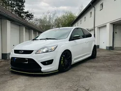 Weiß Gebraucht 2008 Ford Focus ST Limousine | 11.000 €