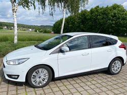 Weiß Gebraucht 2016 Ford Focus Trend Limousine | 7.500 € (Fairer Preis)